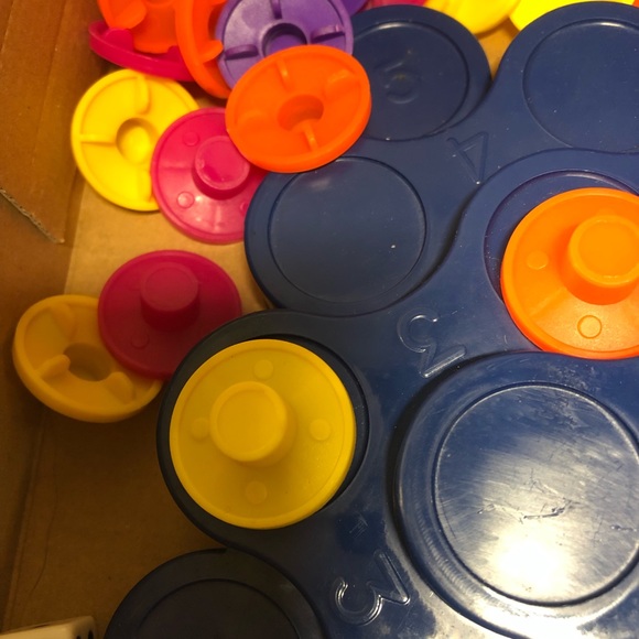 Topple Game 2-6 players, age 6 plus family game - Picture 7 of 10